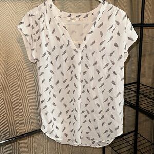 White feather design blouse tshirt fun2fun XS